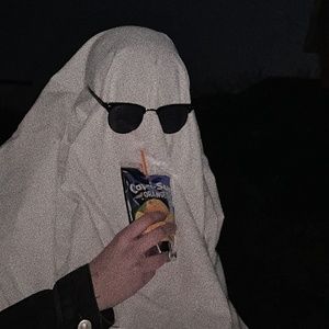 Meet your Posher, Jade